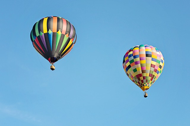 horkovzdušné balóny barevné